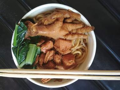 BAKSO & MIE AYAM LARIS