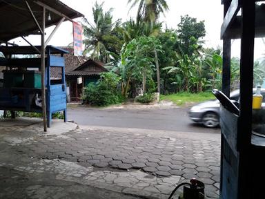 MIE AYAM BAKSO GOLO