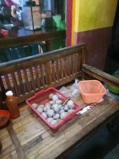 MIE AYAM DAN BAKSO JUMBO JOYO