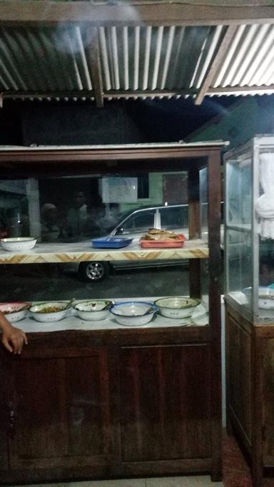 PENGINAPAN & WARUNG MAKAN MBAK YANTI