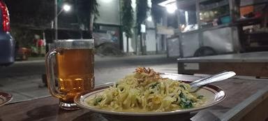 WARUNG BAKMI DAN NASGOR GOA MARIA