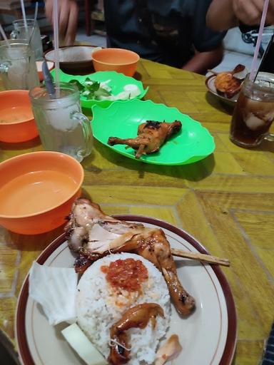 WARUNG MAKAN AYAM BAKAR “HANDAYANI”