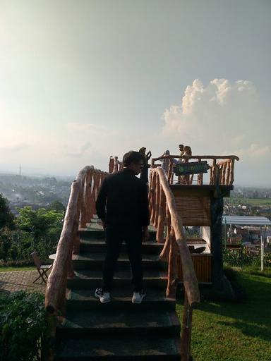 WISATA KEBUN NAGA POERNAMA GARUT