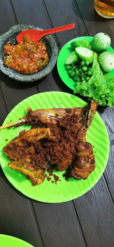 AYAM GORENG AMANDA