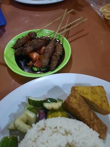 RM. SATE SIMPANG TIGA DEPOK