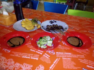 WARUNG SATE BEBER