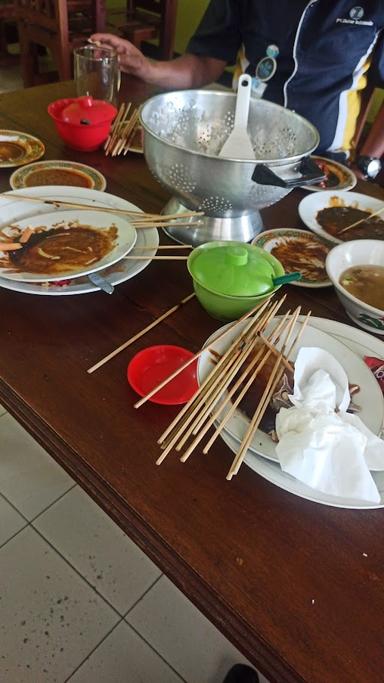 WARUNG SATE HALIMPU DUA PUTRI