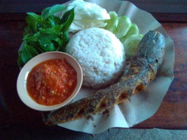 AYAM BAKAR BUMBU RUJAK