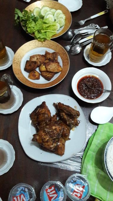 AYAM BAKAR DARA