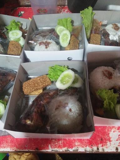 AYAM PENYET KREMES BU SRI