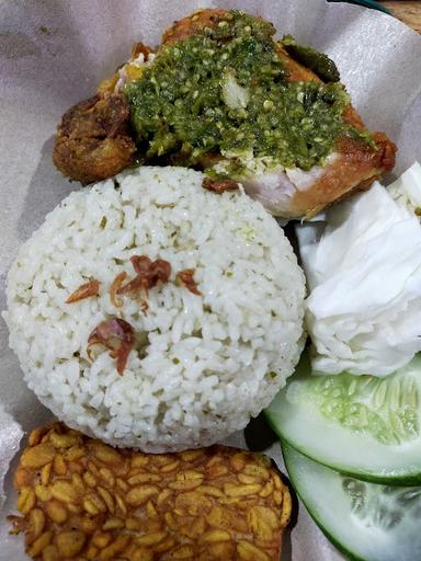 AYAM PENYET SAMBAL IJO BU MINNAHTN. BARU