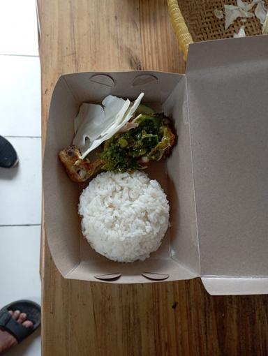 AYAM PENYET SAMBAL IJO UI