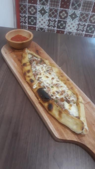 PIDE TURKISH PIZZA BEJI DEPOK