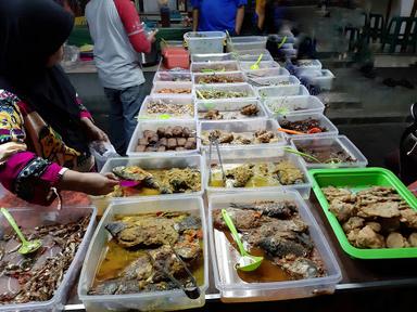 PONDOK MASAKAN KHAS BETAWI IBU ENY