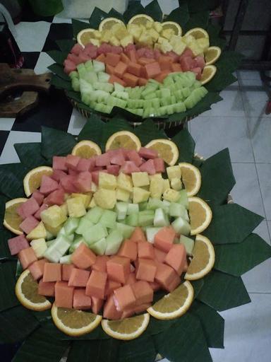 SALAD BUAH UJUNG