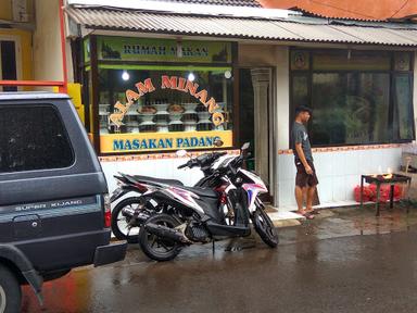 RUMAH MAKAN ALAM MINANG