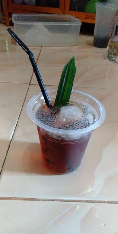 TEH SEPADAN ( SEREH DAN PANDAN )