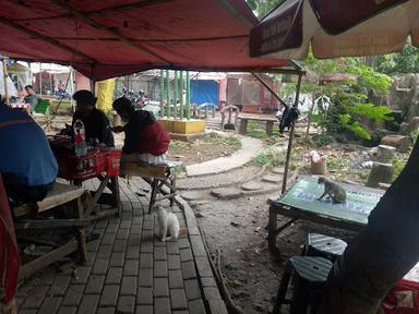 WARUNG KOPI KAKA LENI