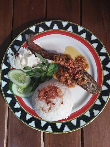 AYAM PENYET MBA PASMI