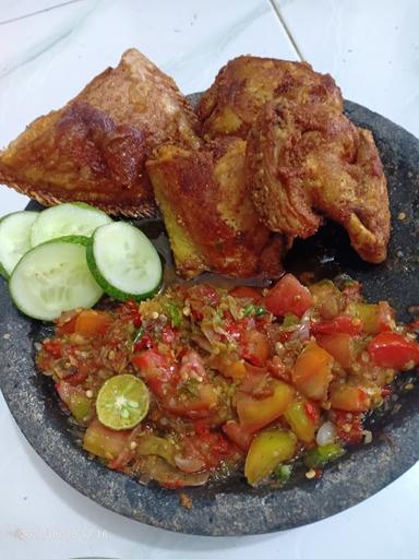 AYAM SAMBAL PECAK MASTO 22, CENTER POINT