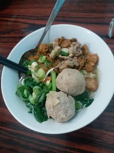 BAKSO LUWES PASAR PROYEK BEKASI