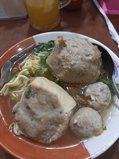 BAKSO & MIE AYAM 555 TOHHIR