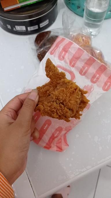 D'FRESTO FRIED CHICKEN RUKO VILLA PEKAYON