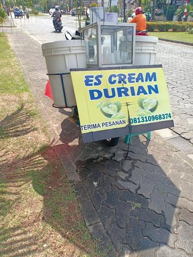 ES CREAM DURIAN HAFIZ