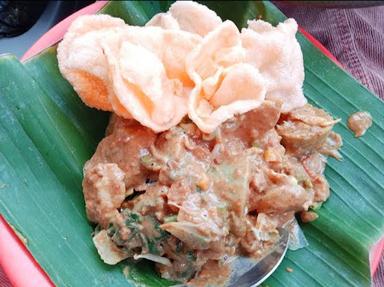 GADO -GADO LONTONG