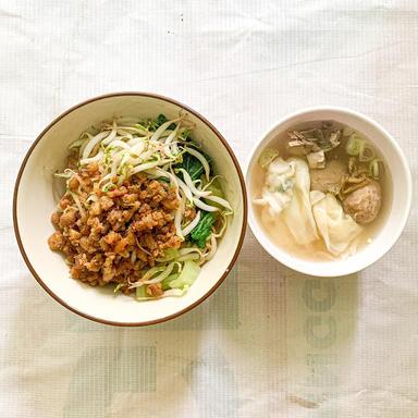 MIE AYAM BANGKA DAPUR - X GANE