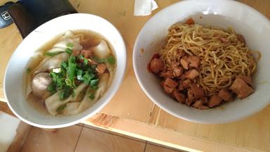 MIE CABE GERUS