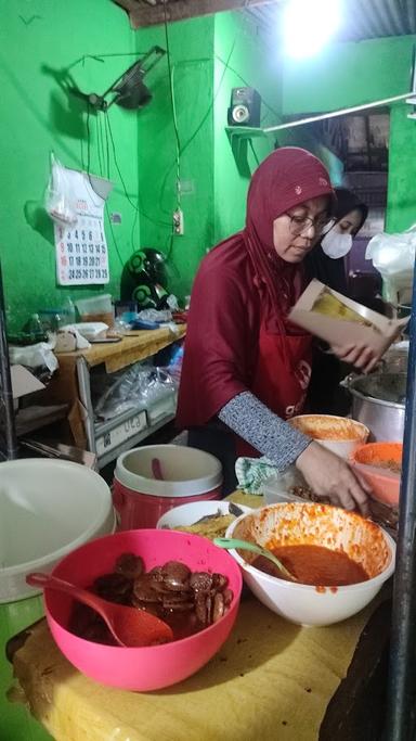 NASI UDUK BETAWI MPOK EEL