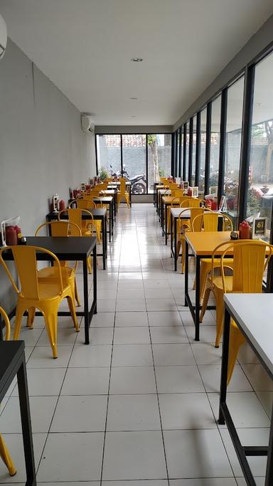 WAROENG STEAK & SHAKE JUANDA BEKASI