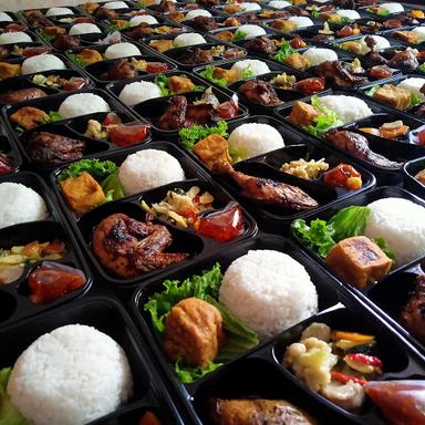 WARUNG GARUK ( AYAM GEPREK WEEGEE MAMIN ) & WEEGEE CATERING