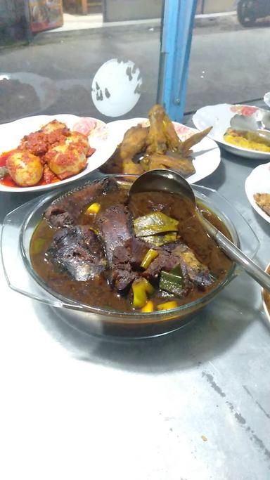 WARUNG NASI, SOP DAN PUCUNG BANG BARRY PANGKALAN BAMBU