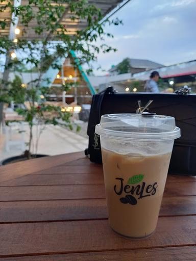 JENLES COFFEE & BREAD