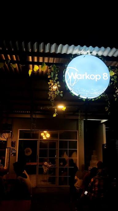 WARKOP DELAPAN