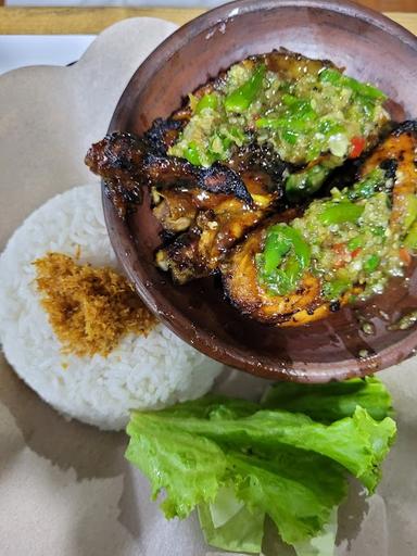 AYAM TERSERAH