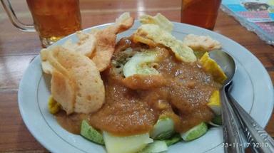 GADO-GADO BU CHANDRA