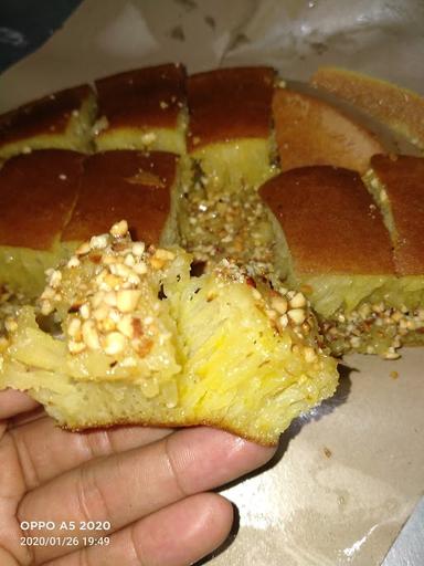 MARTABAK TOP BANGKA ADELLA