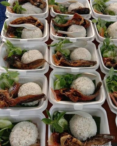 PECEL LELE MBAK NITA PERUMNAS 3