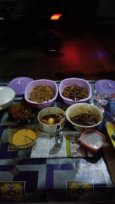 WARUNG NASI UDUK MAK ENIN