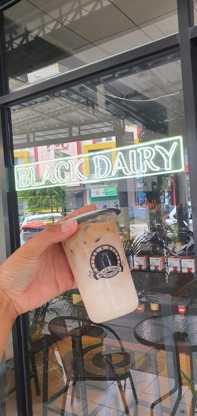 BLACK DAIRY COFFEE & BAKERY - KALIABANG