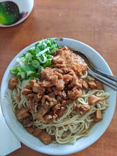 MIE AYAM LESEHAN GAJAH MUNGKUR ‘WONOGIRI’