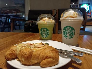 STARBUCKS SUMMARECON MALL BEKASI