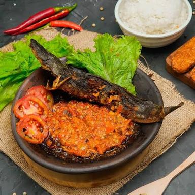 AYAM BAKAR BABEH MAN DAN SAMBAL BAKAR BABEH MAN