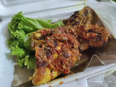 AYAM BAKAR DAN IKAN BAKAR PRING GADING