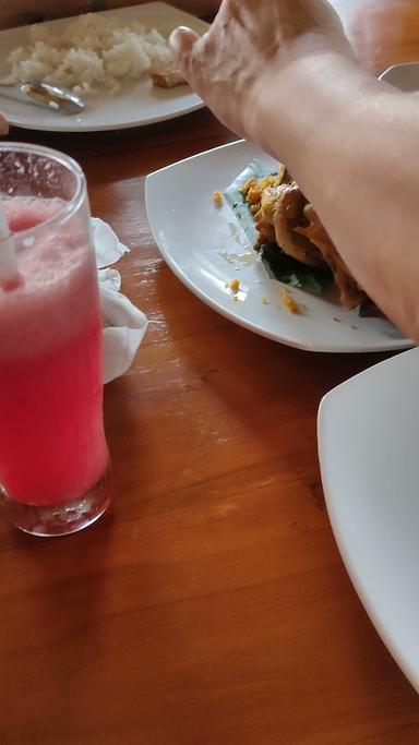 GUBUG MAKAN MANG ENGKING BEKASI