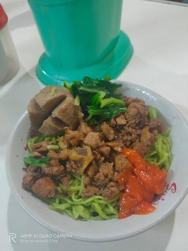 MIE AYAM MAS HENDRO