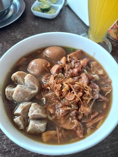 MIE KANGKUNG BETAWI SOTO BETAWI